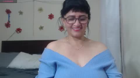 Isabeel Sofia online show from 7, 3, 2025
