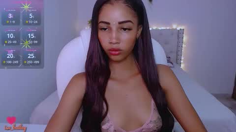 Snapshot of isabel_bailey chatting on 19, 11, 2025 isabel online show from 19, 11, 2025