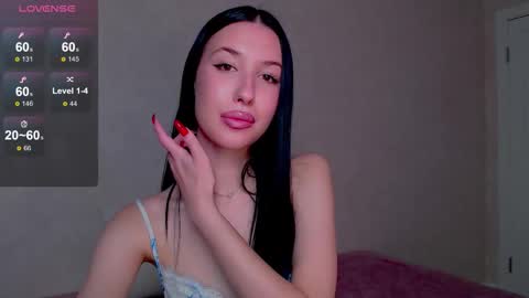 Bella online show from 4, 10, 2025