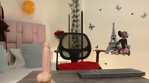 Snapshot of isabela_ferrer_ chatting on 3, 12, 2024 I S A online show from 3, 12, 2024