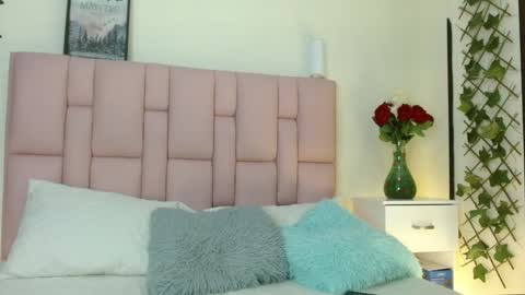 Snapshot of isabela_ferrer_ chatting on 9, 1, 2025 I S A online show from 9, 1, 2025