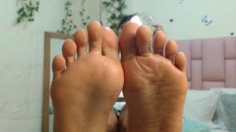 Snapshot of isabela_ferrer_ chatting on 25, 9, 2025 I S A online show from 25, 9, 2025