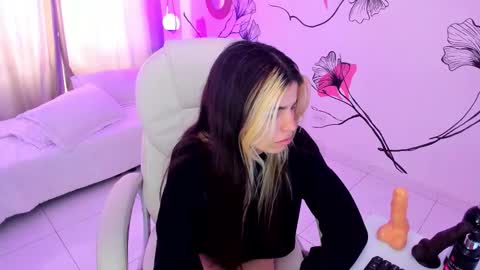 Snapshot of isabela_fiorelli chatting on 13, 11, 2025 isabela_fiorelli online show from 13, 11, 2025