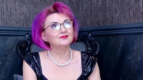 Isabella Conte online show from 25, 1, 2025