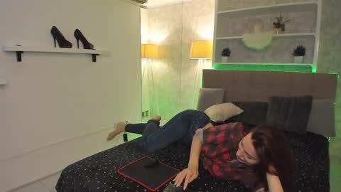 IsabelKiss online show from 22, 10, 2025