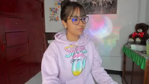 Isabella22 1 online show from 7, 2, 2025