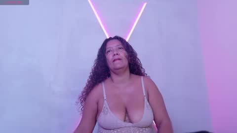 isabella_100 online show from 9, 2, 2026