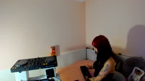    online show from 27, 12, 2024