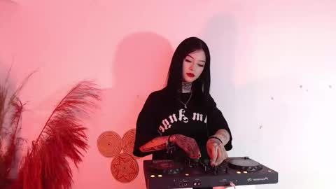    online show from 3, 1, 2025