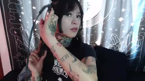    online show from 14, 1, 2025