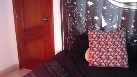    online show from 14, 1, 2025