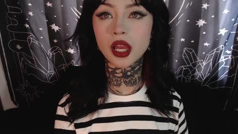    online show from 28, 1, 2025