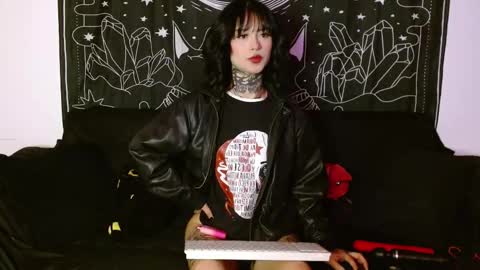    online show from 27, 10, 2025