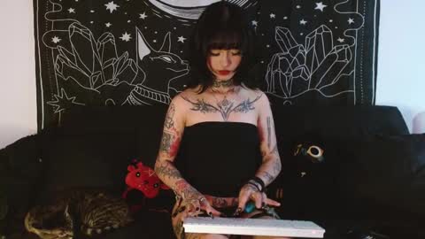    online show from 5, 11, 2025