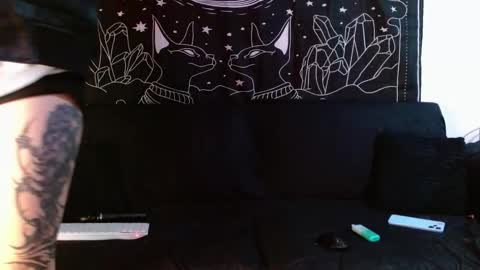    online show from 13, 11, 2025