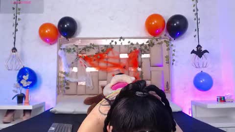 Snapshot of isabella_cherry_ chatting on 25, 10, 2025 Isa Online 11pm to 5am Colombia time online show from 25, 10, 2025