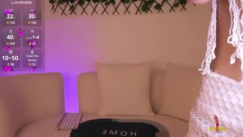 Snapshot of isabella_cox__ chatting on 13, 1, 2025 Isabella online show from 13, 1, 2025