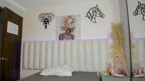 isabella_crofts online show from 1, 11, 2025