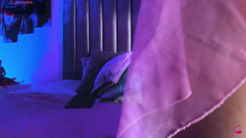   online show from 30, 10, 2025