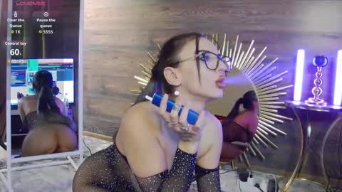 Isabella online show from 14, 10, 2025