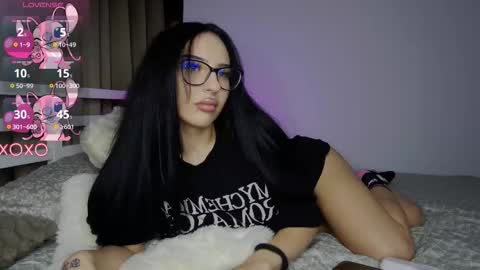 Isabella online show from 10, 11, 2025