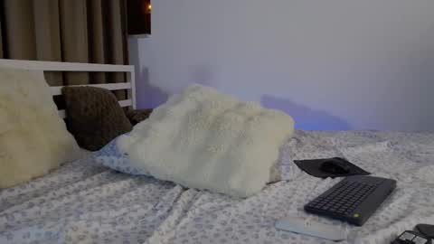 Isabella online show from 14, 11, 2025