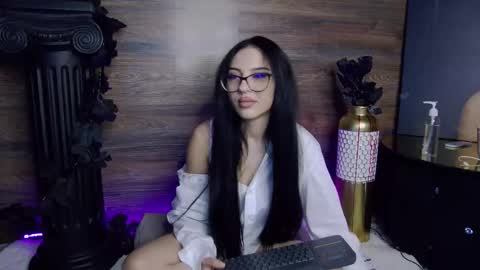 Isabella online show from 15, 11, 2025