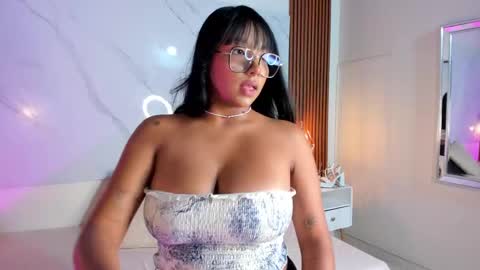 isabella zc online show from 7, 10, 2025