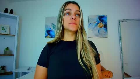 Isabella  online show from 19, 3, 2026