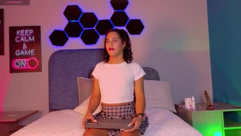 Snapshot of isabellaho1317 chatting on 13, 11, 2025 Isabella online show from 13, 11, 2025