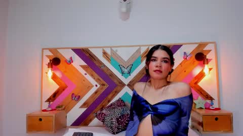 Isabella  online show from 10, 2, 2025