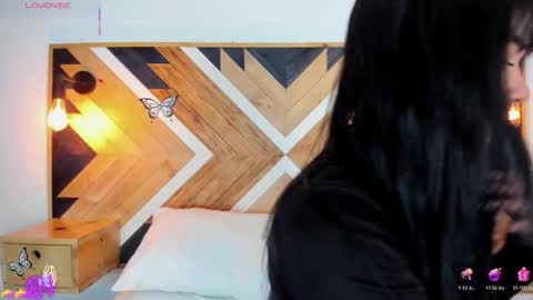Isabella  online show from 17, 9, 2025