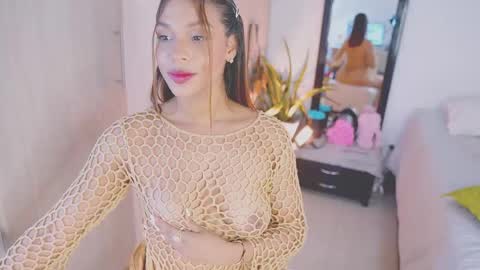 isabella online show from 8, 10, 2025