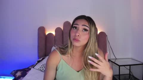 Snapshot of isabellas_smith chatting on 17, 1, 2025 Martina IG martissmith01 online show from 17, 1, 2025