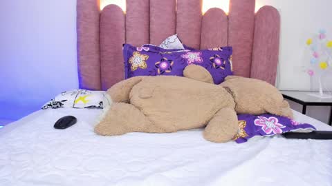 Snapshot of isabellas_smith chatting on 28, 1, 2025 Martina IG martissmith01 online show from 28, 1, 2025