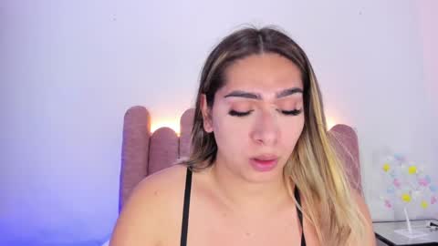 Snapshot of isabellas_smith chatting on 1, 2, 2025 Martina IG martissmith01 online show from 1, 2, 2025