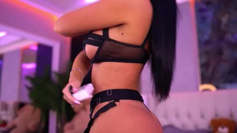 IsabelleHunt online show from 19, 9, 2025
