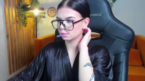 isabellevale online show from 6, 10, 2025