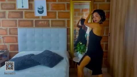 Isabela Paz online show from 5, 11, 2025