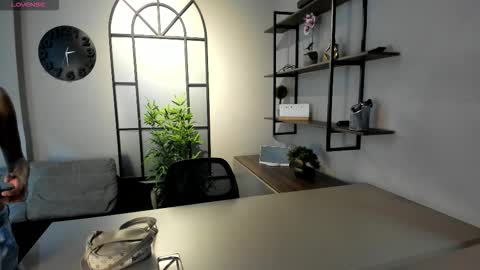 Snapshot of isasanders chatting on 29, 10, 2025 I S A S AN D E R S online show from 29, 10, 2025