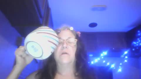 Iseestarz420 online show from 9, 12, 2024