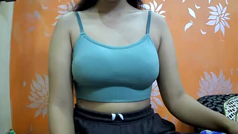 ishika_singh_ online show from 27, 2, 2025