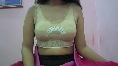 ishika_singh_ online show from 18, 12, 2025