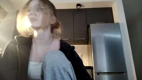 Mia online show from 8, 4, 2026