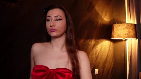 IsoldeBliss online show from 3, 2, 2025