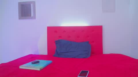 issa_kitty online show from 3, 12, 2024