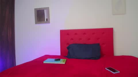 issa_kitty online show from 6, 12, 2024