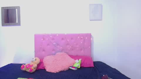 issa_kitty online show from 19, 2, 2025