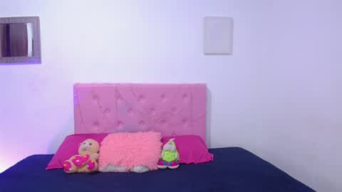 issa_kitty online show from 24, 2, 2025