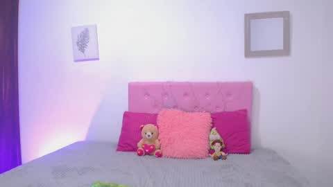 issa_kitty online show from 7, 3, 2025